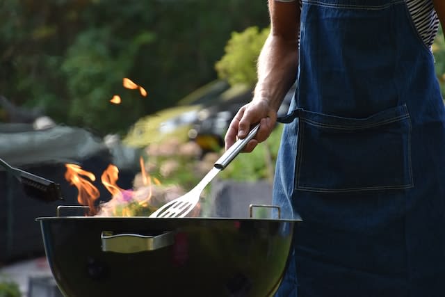 The Ultimate Guide to Grilling_ From Beginners to BBQ Aficionados
