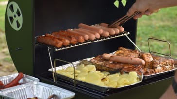 7 Tips to Host a Backyard BBQ Party