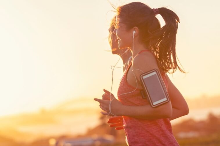 7 Best Running Apps for Weight Loss 2021 | For Android and iOS 7 7 Best Running Apps for Weight Loss 2020