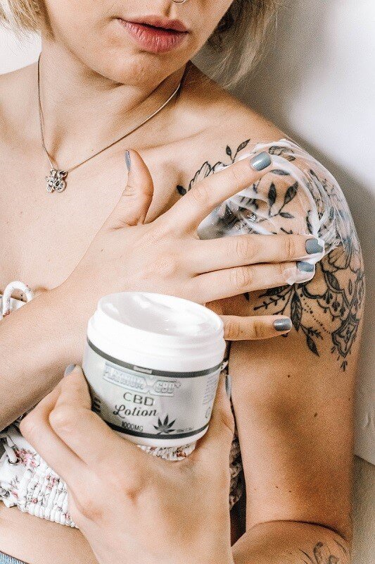 How Do You Apply Skin Balm? 8 How to Apply a Balm by Rubbing Method
