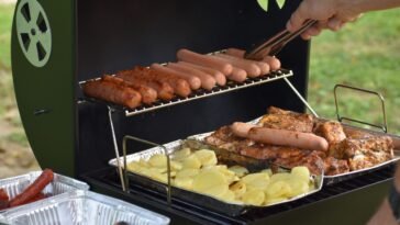 7 Tips to Host a Backyard BBQ Party